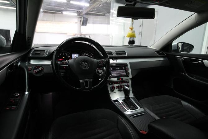 Volkswagen Passat B7 с пробегом 2013 года, цена 1 200 000 рублей, 228000 км, универсал, Автокод Объявления