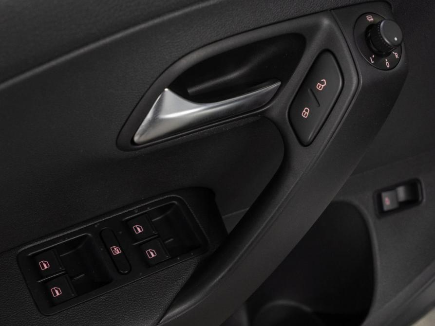 Volkswagen Polo V Рестайлинг Тюмень  - изображение 12
