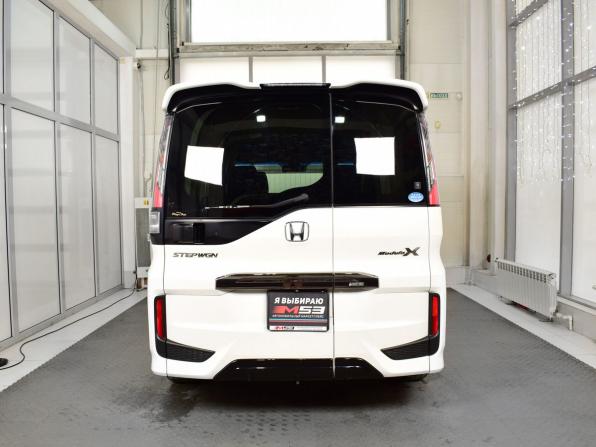 Honda Stepwgn V с пробегом 2017 года, цена 1 999 995 рублей, 107685 км, минивэн, Автокод Объявления