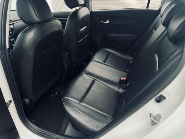 Kia Rio IV с пробегом 2018 года, цена 1 280 000 рублей, 185000 км, хэтчбек, Автокод Объявления