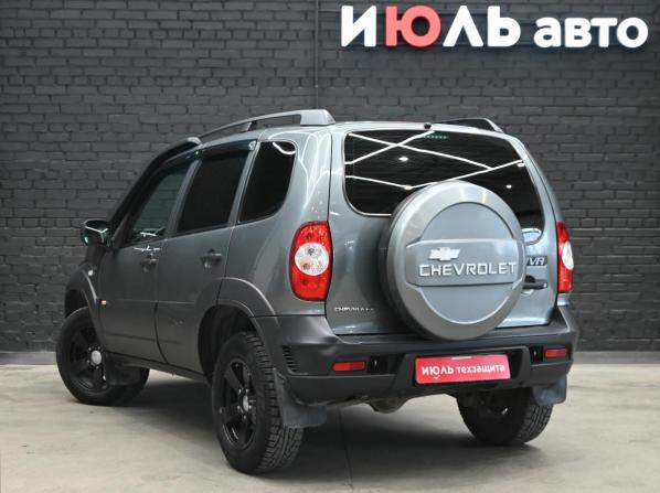 Chevrolet Niva I Рестайлинг с пробегом 2017 года, цена 840 000 рублей, 85339 км, внедорожник, Автокод Объявления