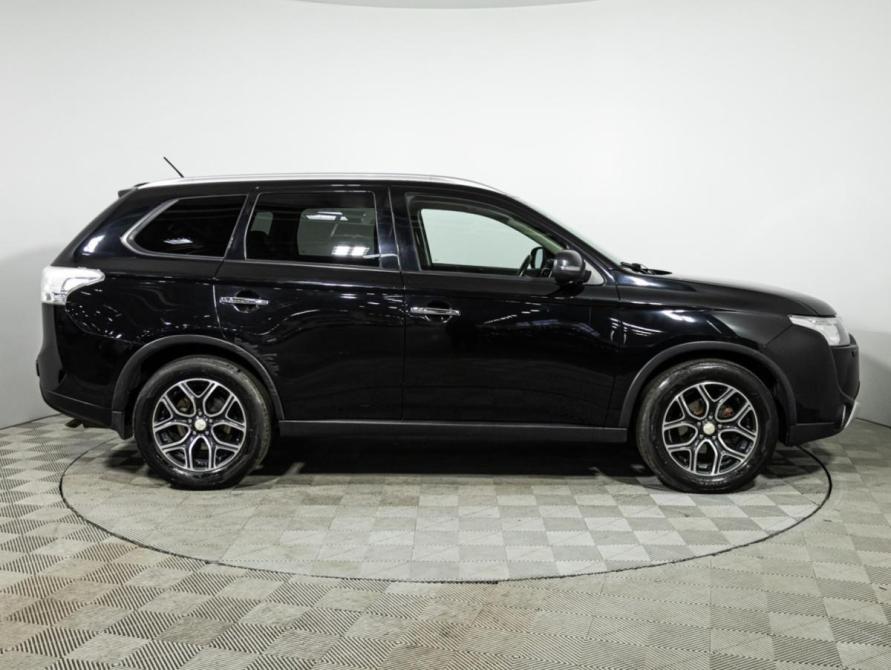 Mitsubishi Outlander III Рестайлинг Санкт-Петербург  - изображение 4