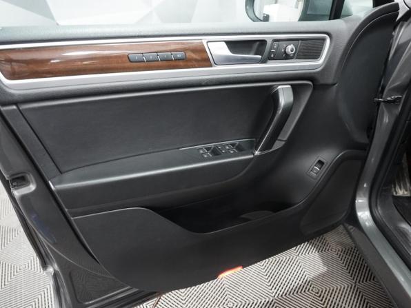 Volkswagen Touareg II Рестайлинг с пробегом 2015 года, цена 2 898 000 рублей, 129399 км, внедорожник, Автокод Объявления