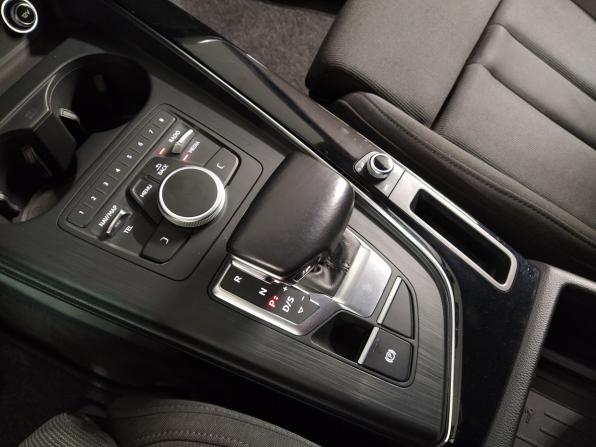 Audi A4 V (B9) с пробегом 2018 года, цена 1 740 000 рублей, 300665 км, универсал, Автокод Объявления
