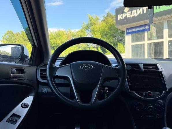 Hyundai Solaris I Рестайлинг с пробегом 2016 года, цена 649 000 рублей, 233235 км, седан, Автокод Объявления