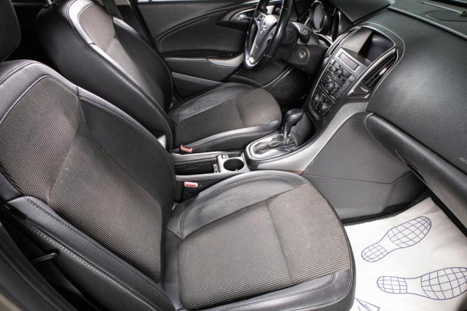 Opel Astra J Рестайлинг с пробегом 2012 года, цена 799 000 рублей, 157081 км, хэтчбек, Автокод Объявления
