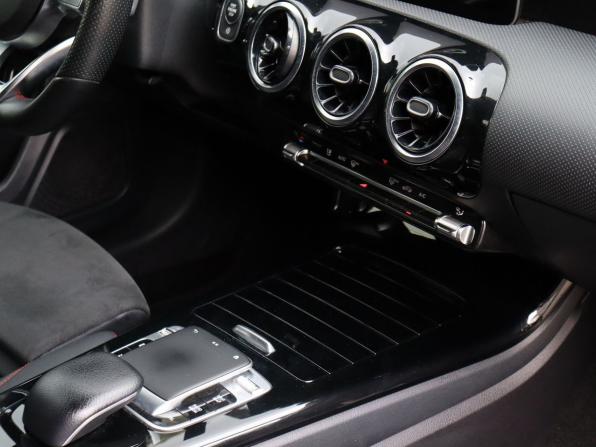 Mercedes-Benz A-Класс IV (W177) с пробегом 2019 года, цена 2 465 000 рублей, 103248 км, седан, Автокод Объявления