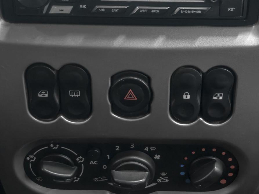Renault Logan I Рестайлинг Ростов-на-Дону  - изображение 17