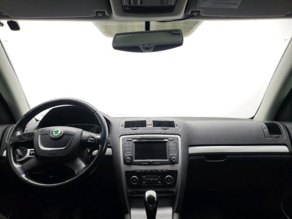Skoda Octavia II (A5) Рестайлинг с пробегом 2012 года, цена 719 000 рублей, 249205 км, лифтбек, Автокод Объявления