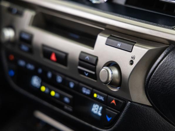 Lexus ES VI Рестайлинг с пробегом 2015 года, цена 2 288 000 рублей, 176582 км, седан, Автокод Объявления