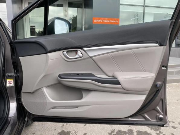 Honda Civic IX Рестайлинг с пробегом 2013 года, цена 1 065 000 рублей, 162400 км, седан, Автокод Объявления