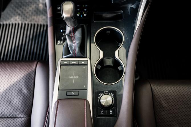 Lexus RX IV Рестайлинг с пробегом 2020 года, цена 5 700 000 рублей, 23673 км, внедорожник, Автокод Объявления