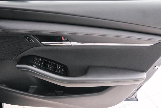 Mazda 3 IV (BP) с пробегом 2021 года, цена 2 069 000 рублей, 13250 км, хэтчбек, Автокод Объявления