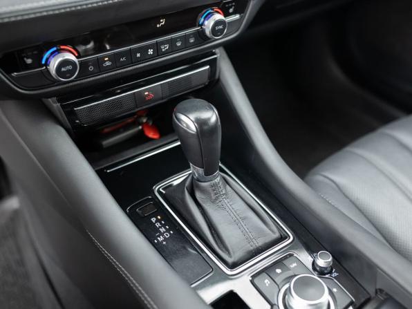 Mazda 6 III (GJ) Рестайлинг 2 с пробегом 2022 года, цена 2 800 000 рублей, 117136 км, седан, Автокод Объявления