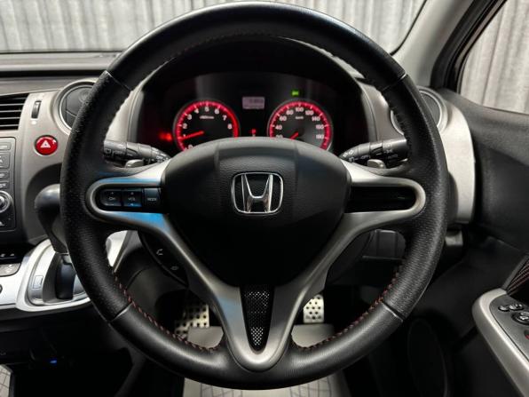 Honda Stream II Рестайлинг с пробегом 2010 года, цена 1 340 000 рублей, 153856 км, компактвэн, Автокод Объявления