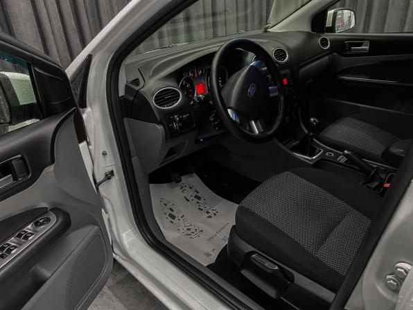 Ford Focus II Рестайлинг с пробегом 2011 года, цена 660 000 рублей, 259000 км, хэтчбек, Автокод Объявления