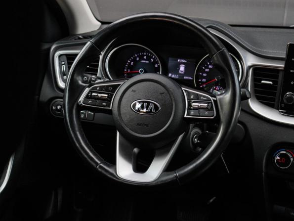 Kia Ceed III с пробегом 2020 года, цена 1 999 000 рублей, 69113 км, хэтчбек, Автокод Объявления