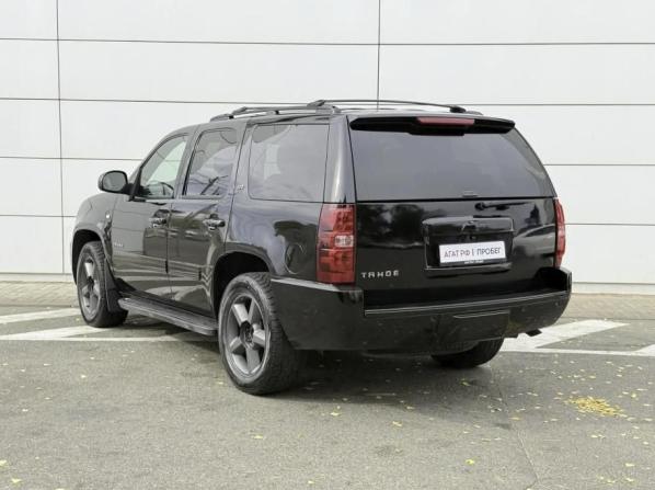 Chevrolet Tahoe III с пробегом 2011 года, цена 1 690 000 рублей, 215052 км, внедорожник, Автокод Объявления