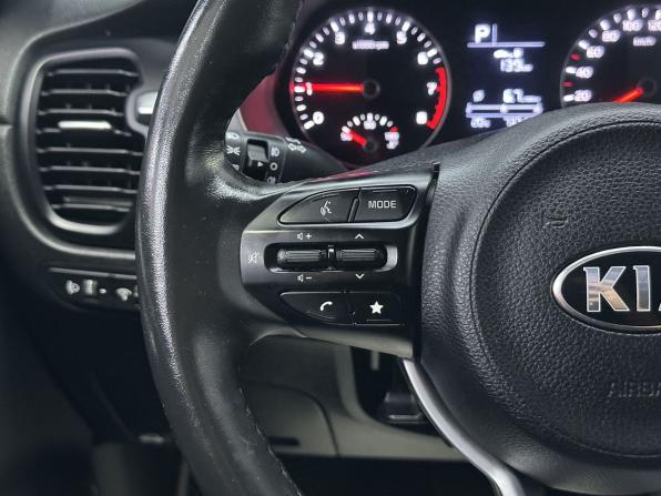 Kia Rio IV Рестайлинг с пробегом 2021 года, цена 1 735 000 рублей, 73714 км, хэтчбек, Автокод Объявления