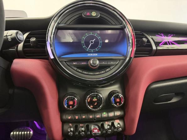 Mini Hatch III (F55/F56) Рестайлинг с пробегом 2021 года, цена 4 300 000 рублей, 2565 км, хэтчбек, Автокод Объявления