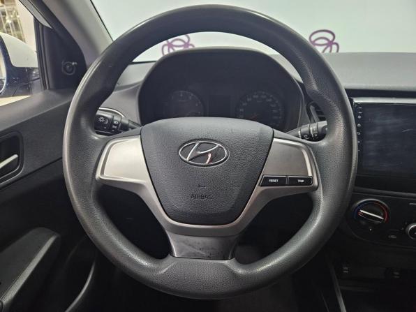 Hyundai Solaris II с пробегом 2018 года, цена 1 061 000 рублей, 163794 км, седан, Автокод Объявления