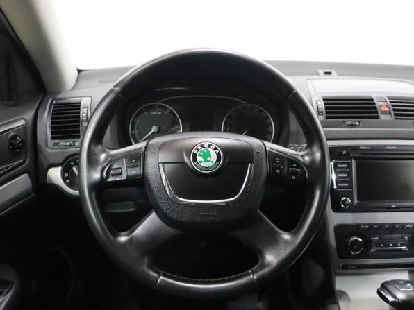 Skoda Octavia II (A5) Рестайлинг с пробегом 2012 года, цена 849 000 рублей, 270604 км, лифтбек, Автокод Объявления