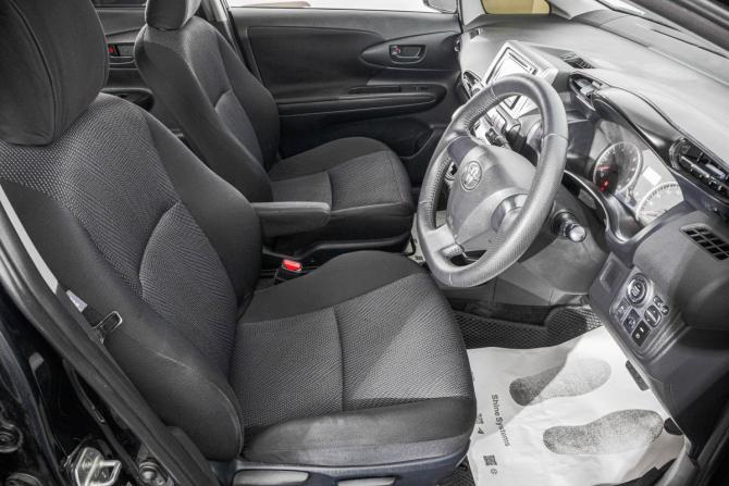 Toyota Wish II Рестайлинг с пробегом 2014 года, цена 1 299 000 рублей, 204000 км, минивэн, Автокод Объявления