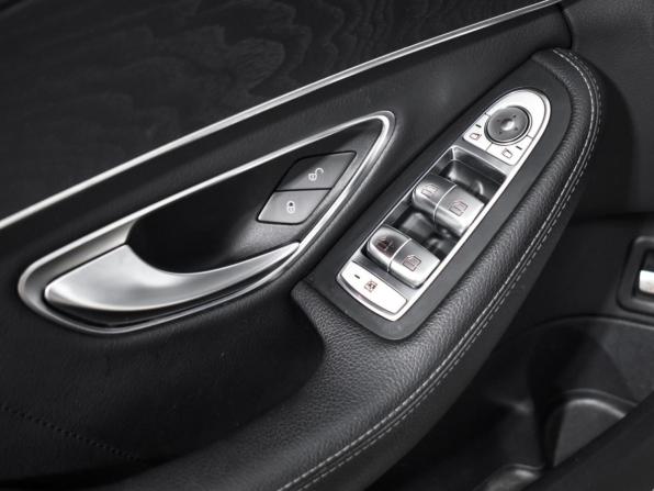 Mercedes-Benz C-Класс IV (W205) Рестайлинг с пробегом 2018 года, цена 2 337 000 рублей, 119280 км, седан, Автокод Объявления