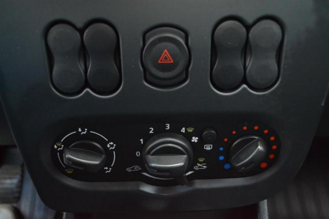 Renault Logan I Рестайлинг с пробегом 2013 года, цена 410 000 рублей, 146645 км, седан, Автокод Объявления