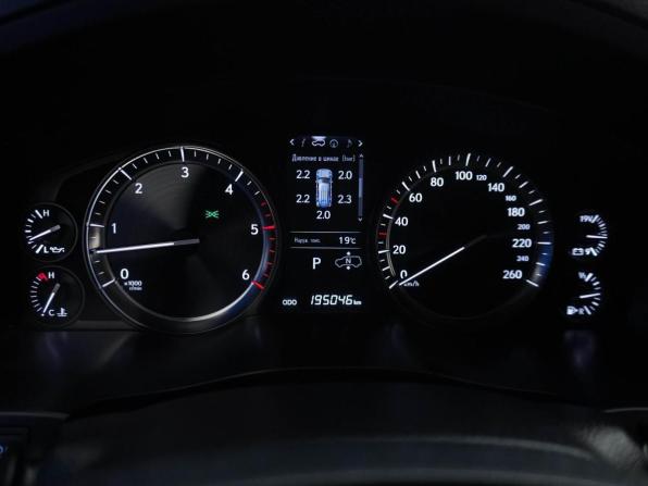 Lexus LX III Рестайлинг 2 с пробегом 2018 года, цена 6 799 050 рублей, 195046 км, внедорожник, Автокод Объявления