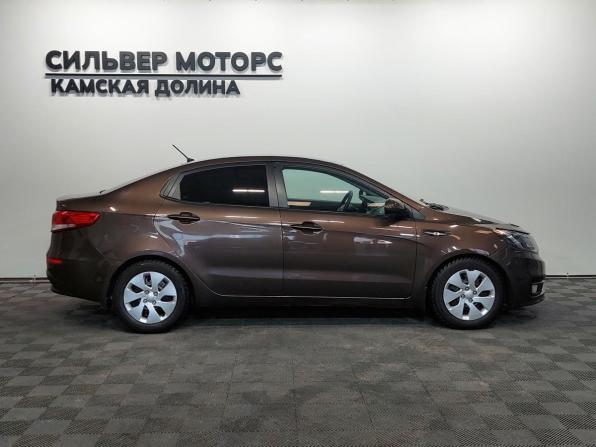 Kia Rio III Рестайлинг с пробегом 2015 года, цена 920 000 рублей, 133500 км, седан, Автокод Объявления