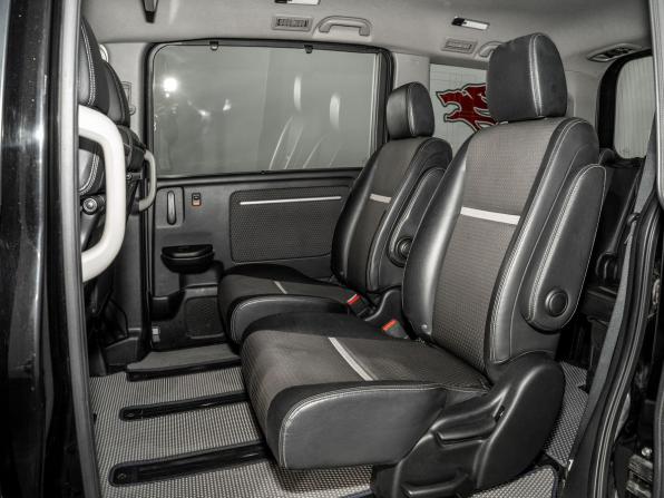 Honda Stepwgn V с пробегом 2016 года, цена 1 700 000 рублей, 207567 км, минивэн, Автокод Объявления