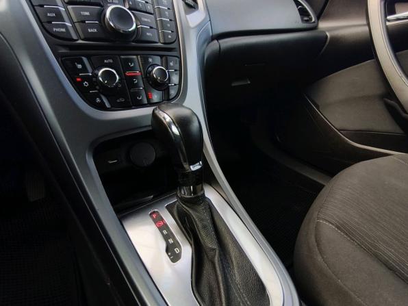 Opel Astra J Рестайлинг с пробегом 2013 года, цена 860 000 рублей, 211264 км, хэтчбек, Автокод Объявления