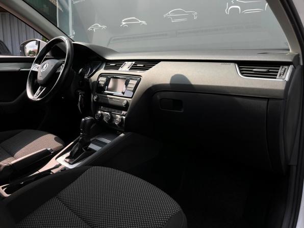 Skoda Octavia III (A7) с пробегом 2016 года, цена 898 400 рублей, 247275 км, лифтбек, Автокод Объявления