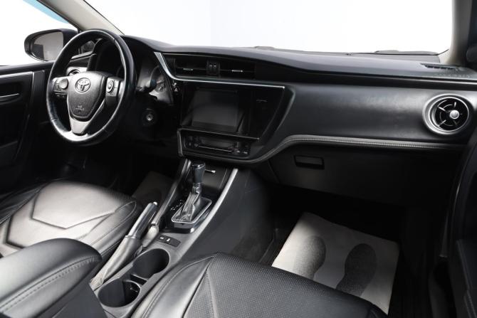 Toyota Corolla XI (E160 E170 E180) Рестайлинг 1 с пробегом 2018 года, цена 1 899 000 рублей, 89000 км, седан, Автокод Объявления
