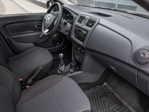 Renault Logan II с пробегом 2017 года, цена 727 000 рублей, 115000 км, седан, Автокод Объявления