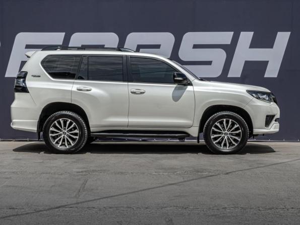Toyota Land Cruiser Prado 150 Series Рестайлинг 3 с пробегом 2021 года, цена 5 995 000 рублей, 113528 км, внедорожник, Автокод Объявления