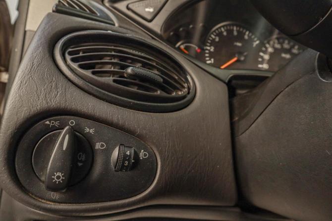 Ford Focus I Рестайлинг с пробегом 2003 года, цена 449 000 рублей, 198000 км, седан, Автокод Объявления