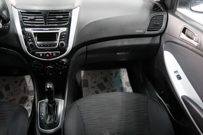 Hyundai Solaris I Рестайлинг с пробегом 2016 года, цена 1 139 000 рублей, 177000 км, седан, Автокод Объявления