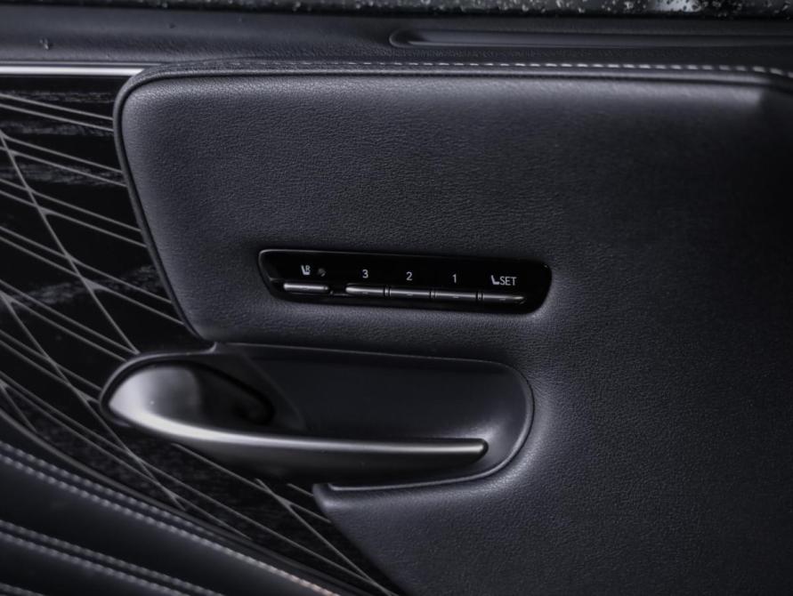 Lexus LS V Рестайлинг Санкт-Петербург  - изображение 28