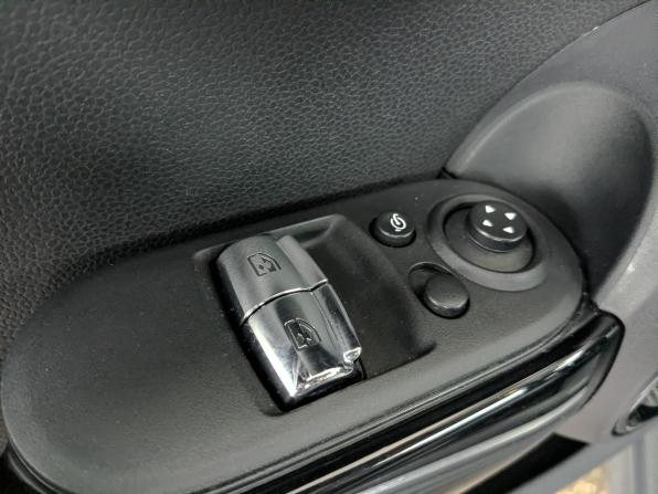 Mini Hatch III (F55/F56) Рестайлинг с пробегом 2019 года, цена 2 690 000 рублей, 86114 км, хэтчбек, Автокод Объявления