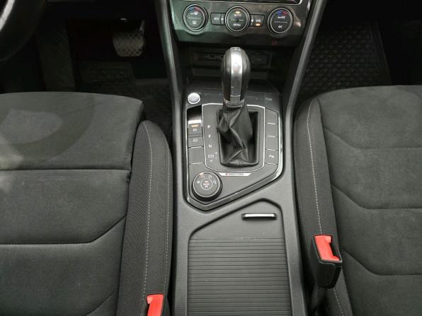Volkswagen Tiguan II с пробегом 2018 года, цена 2 189 000 рублей, 176000 км, внедорожник, Автокод Объявления