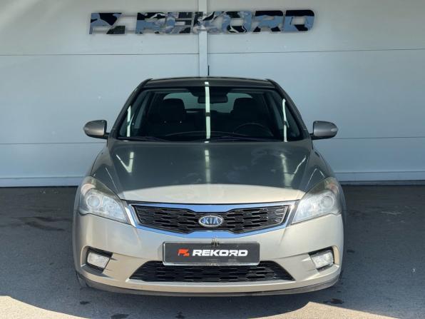 Kia Ceed I Рестайлинг с пробегом 2010 года, цена 709 000 рублей, 249998 км, хэтчбек, Автокод Объявления