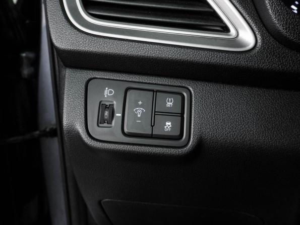 Hyundai Solaris II с пробегом 2019 года, цена 1 399 000 рублей, 101268 км, седан, Автокод Объявления