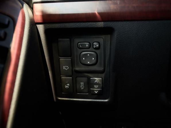 Toyota Land Cruiser Prado 150 Series Рестайлинг 1 с пробегом 2016 года, цена 4 193 800 рублей, 107760 км, внедорожник, Автокод Объявления