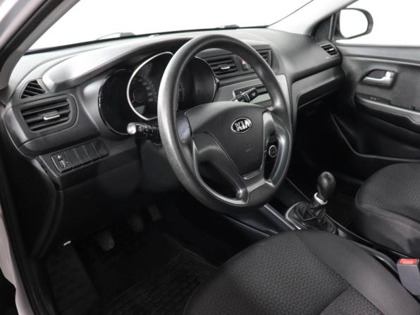 Kia Rio III Рестайлинг с пробегом 2016 года, цена 997 000 рублей, 84794 км, седан, Автокод Объявления