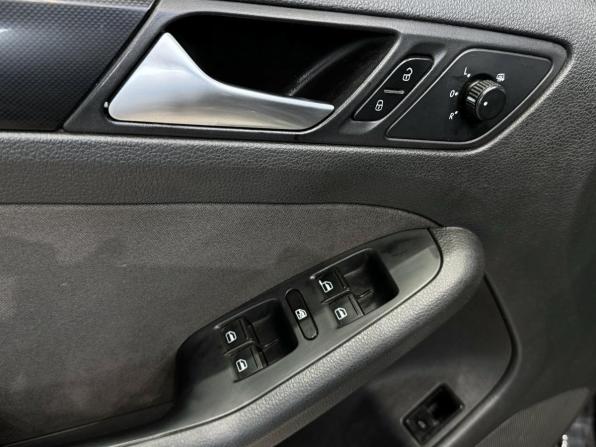 Volkswagen Jetta VI с пробегом 2012 года, цена 705 000 рублей, 397997 км, седан, Автокод Объявления