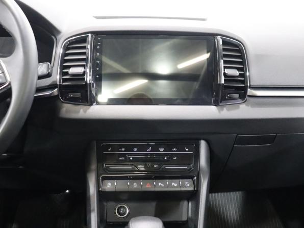 Skoda Karoq I Рестайлинг с пробегом 2024 года, цена 2 979 000 рублей, 63457 км, внедорожник, Автокод Объявления