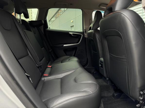 Volvo XC60 I Рестайлинг с пробегом 2016 года, цена 1 990 000 рублей, 170000 км, внедорожник, Автокод Объявления