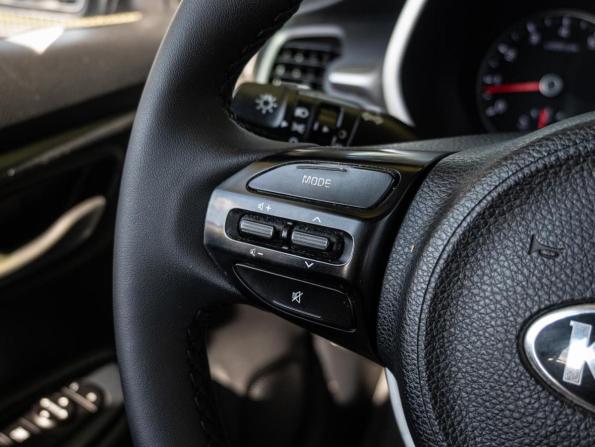 Kia Rio IV Рестайлинг с пробегом 2021 года, цена 1 525 000 рублей, 36953 км, хэтчбек, Автокод Объявления